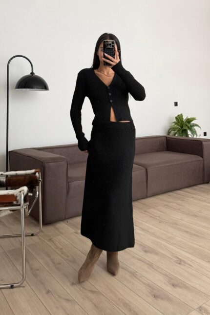 V Yaka Düğmeli Hırka Etek Takım Siyah