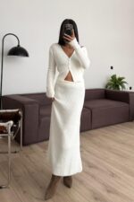 V Yaka Düğmeli Hırka Etek Takım Beyaz