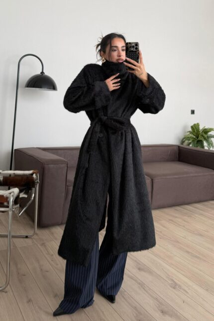 Sakallı Dik Yaka Kaban Siyah