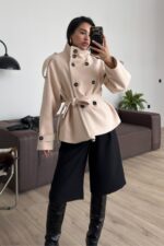 Düğme Detaylı Dik Yaka Kısa Kaşe Kaban Taş