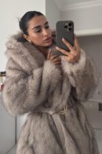 Kapşonlu Kemerli Uzun Kürk Taş - Görsel 3