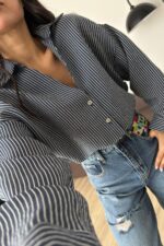 V Yaka Çizgili Oversize Gömlek Lacivert - Görsel 3