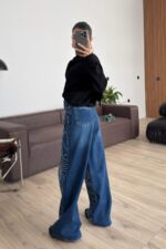 Önü Dalgalı Taşlı Koyu Mavi Jean - Görsel 4