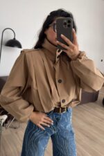 Pileli Dik Yaka Kısa Mont Camel - Görsel 3