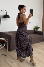 Boyundan Bağlamalı Puantiyeli Saten Saten Elbise - Görsel 4