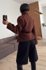 Düğme Detaylı Dik Yaka Kısa Kaşe Kaban Kahverengi - Görsel 3