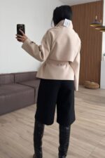 Düğme Detaylı Dik Yaka Kısa Kaşe Kaban Taş - Görsel 3