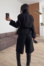 Düğme Detaylı Dik Yaka Kısa Kaşe Kaban Siyah - Görsel 3