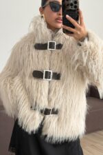 Kemer Detaylı Sakallı Kısa Kürk Ekru - Görsel 3