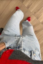 Kurdele Nakışlı Buz Mavi Jean - Görsel 3