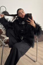 Kemer Detaylı Sakallı Kısa Kürk Siyah