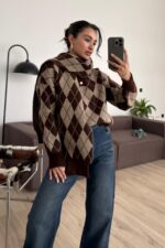 Atkılı Polo Yaka Baklava Desenli Kazak Kahverengi