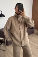 Düğmeli Dik Yaka Triko Takım Koyu Bej - Görsel 2