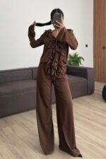 Önü Fırfırlı Kolları Volanlı Pantolon Takım Kahverengi