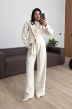 Çok düğmeli Belden Oturtmalı Takım Krem