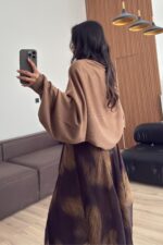 Bolerolu Boğazlı Sırtı Açık Bluz Vizon - Görsel 3