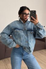 Arkası Yazı İşlemeli Kot Ceket Mavi