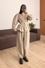 Yakası Kemerli Balon Kol Paraşüt Takım Bej