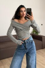 Çapraz Detaylı Kayık Yaka Bluz Gri