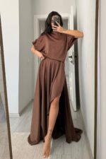 Ous Belden Oturtmalı Yırtmaçlı Saten Elbise Kahverengi