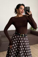 Dp Kayık Yaka Transparan Bluz Kahverengi