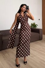 Boyundan Geçmeli Şallı Puantiyeli Elbise Kahverengi