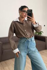 Yakası Beyaz Çizgili Gömlek Kahverengi