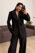 Rosa Yakası Fırfırlı Ceket Siyah