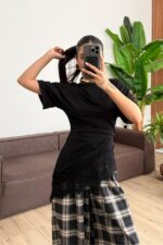 Belden Oturtmalı Asimetrik Tişört Siyah