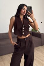 Gold Düğmeli Yakalı Yelek Kahverengi