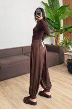 Paçası Düğmeli Saten Şalvar Pantolon Kahverengi - Görsel 3