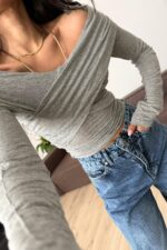 Çapraz Detaylı Kayık Yaka Bluz Gri - Görsel 2