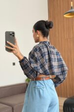 Yakalı Ekose Uzun Kol Crop Lacivert - Görsel 3