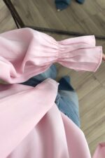 Boyundan Bağlamalı Kolları Volanlı Bluz Pembe - Görsel 3