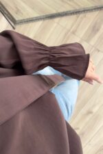 Boyundan Bağlamalı Kolları Volanlı Bluz Kahverengi - Görsel 3