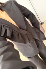 Rosa Yakası Fırfırlı Ceket Siyah - Görsel 3