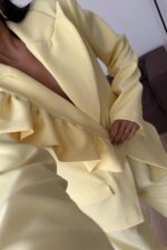 Rosa Yakası Fırfırlı Ceket Sarı - Görsel 3