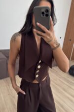 Gold Düğmeli Yakalı Yelek Kahverengi - Görsel 2