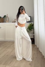 Pantolonu Pileli Bluz Takım Beyaz