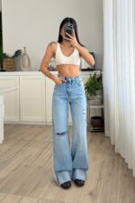 Paçası Katlı Yırtık Açık Mavi Jean