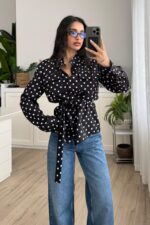 Cep Detaylı Hakim Yaka Puantiyeli Gömlek Siyah