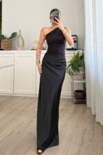 Tek Omzu Drapeli Saten Elbise Siyah