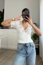 Yakası Dantelli V Yaka Bluz Beyaz