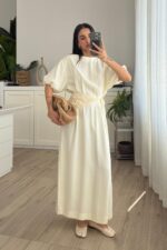 Andreen Beli Pileli Balon Kol Elbise Ekru