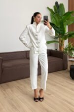 Şık Bağlantı Detaylı Ceket Pantolon Takım Beyaz