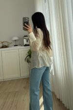 Vatkalı Kruvaze Yaka Çıtçıtlı Tül Gömlek Taş - Görsel 3