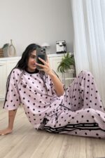 Şeritli Puantiyeli Kısa Kol Eşofman Takım Pembe