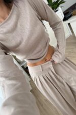 Pantolonu Pileli Bluz Takım Vizon - Görsel 3