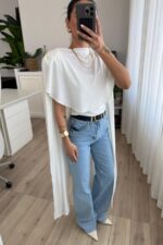 Vatkalı Kolları Pelerinli Bluz Beyaz - Görsel 2