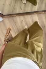 Pareosu Taşlı Saten Pantolon Yağ Yeşil - Görsel 3